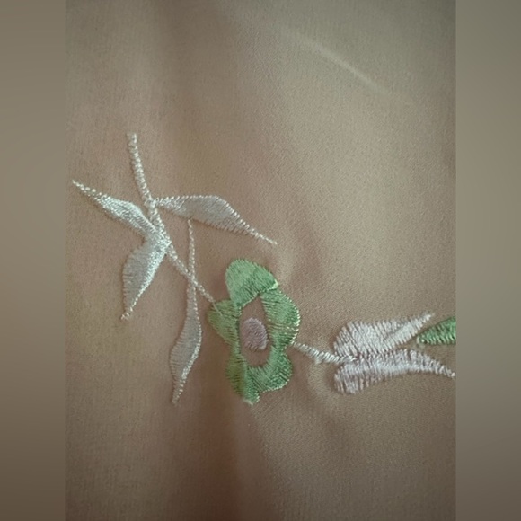 Maureen’s Secret Peach Embroidered Slip O/S - Picture 3 of 7